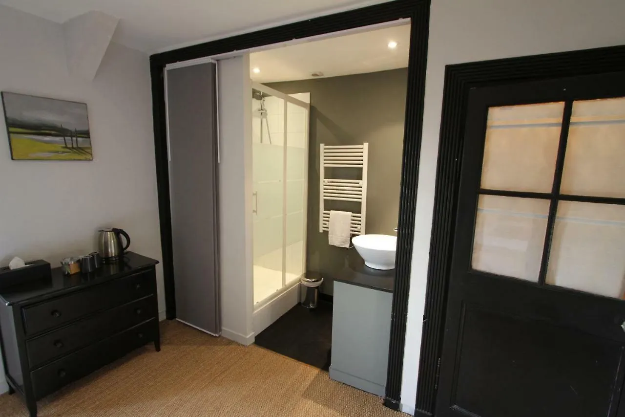 La Haute Flourie - Bed And Breakfast -Chambres D'Hotes Saint-Malo 3*,  Francia